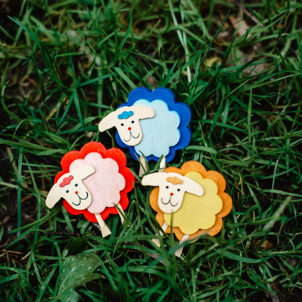 Sheep with clip yellow